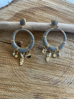 Alternative view of Boucles d oreilles pendantes gris/ taupe
