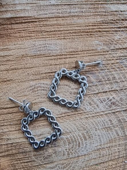 Boucles d'oreilles carrées argentées – Image 5