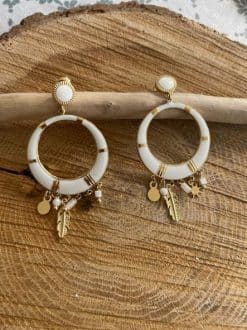 Boucles d'oreilles pendantes pampilles blanches