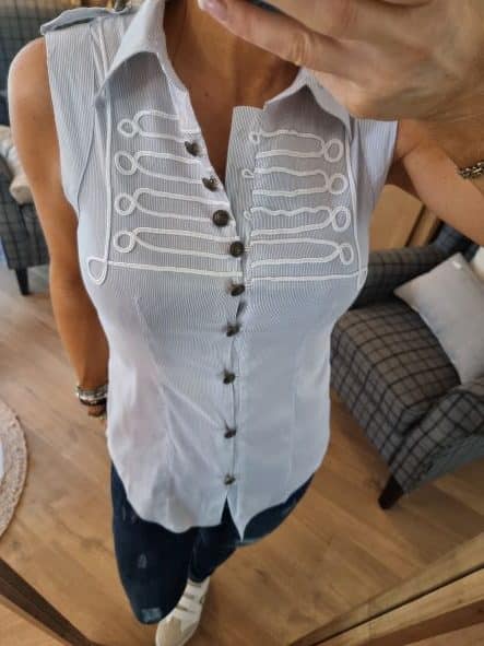Chemise sans manche brodée – Image 3