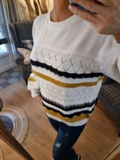 Pull blanc rayƩ noir et moutarde - Image 3