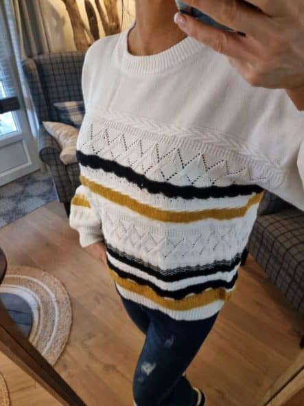 Pull blanc rayƩ noir et moutarde - Image 3