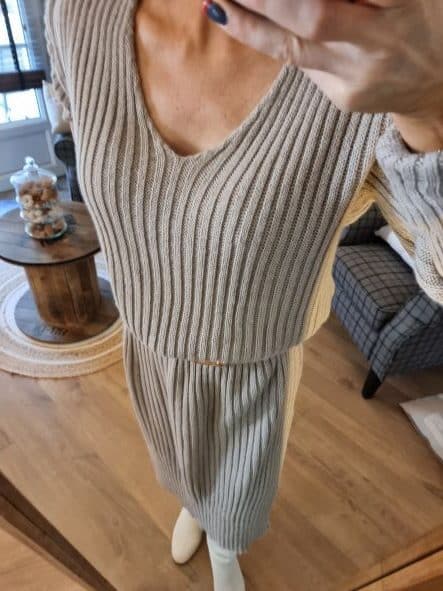Robe à maille côtes larges beige – Image 3