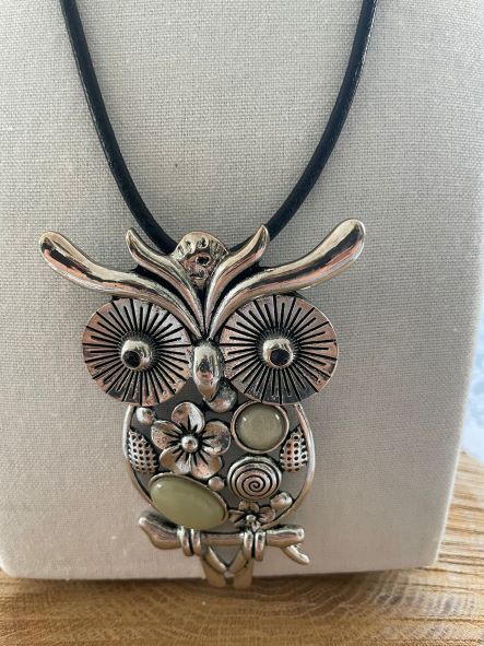 Sautoir hibou cordon noir – Image 3