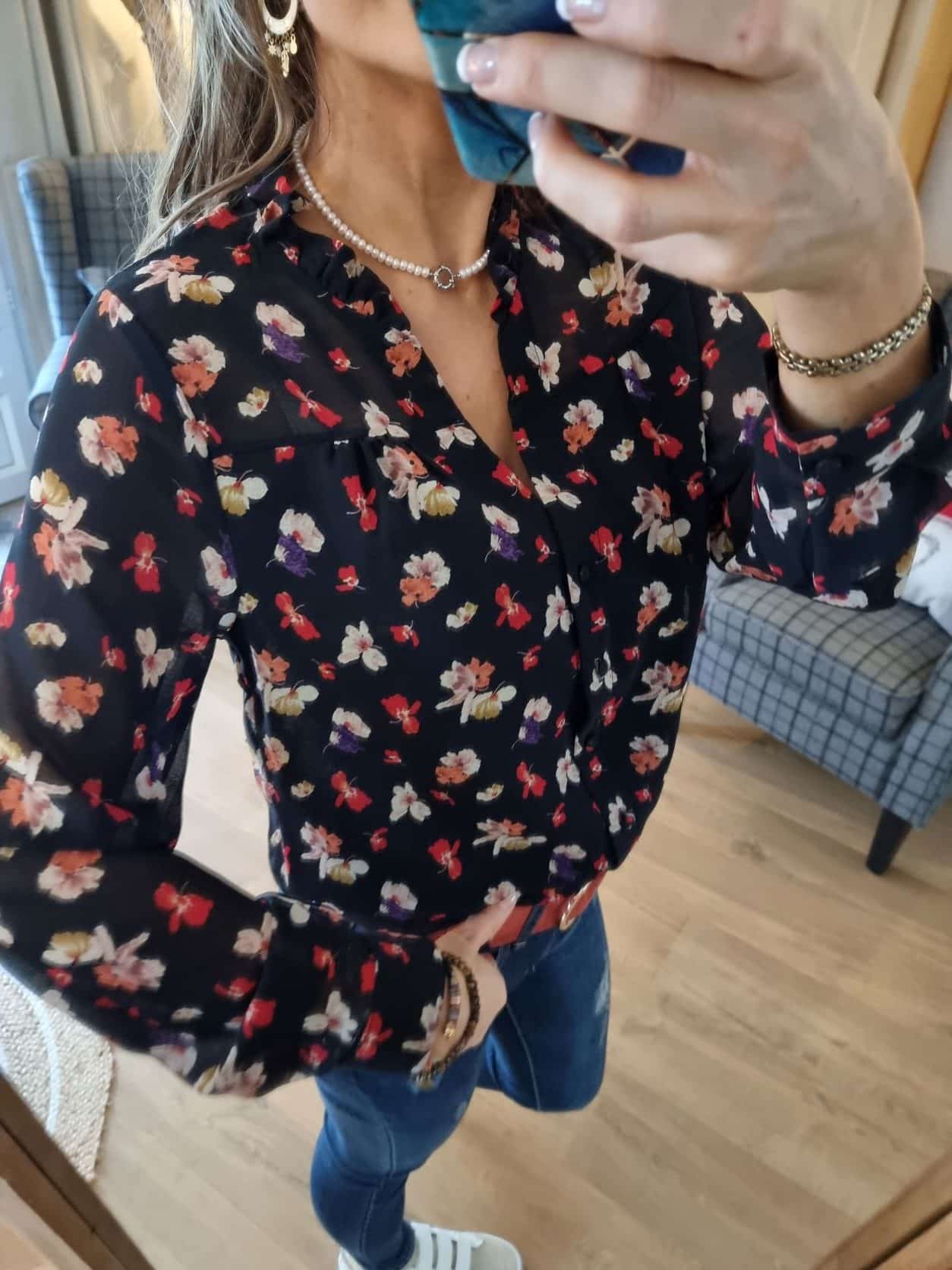Chemisier floral Rouge et Noir – Image 2