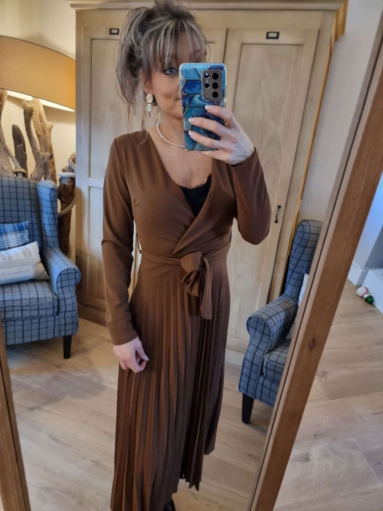 Robe Cache Coeur plissée COFFEE – Image 2