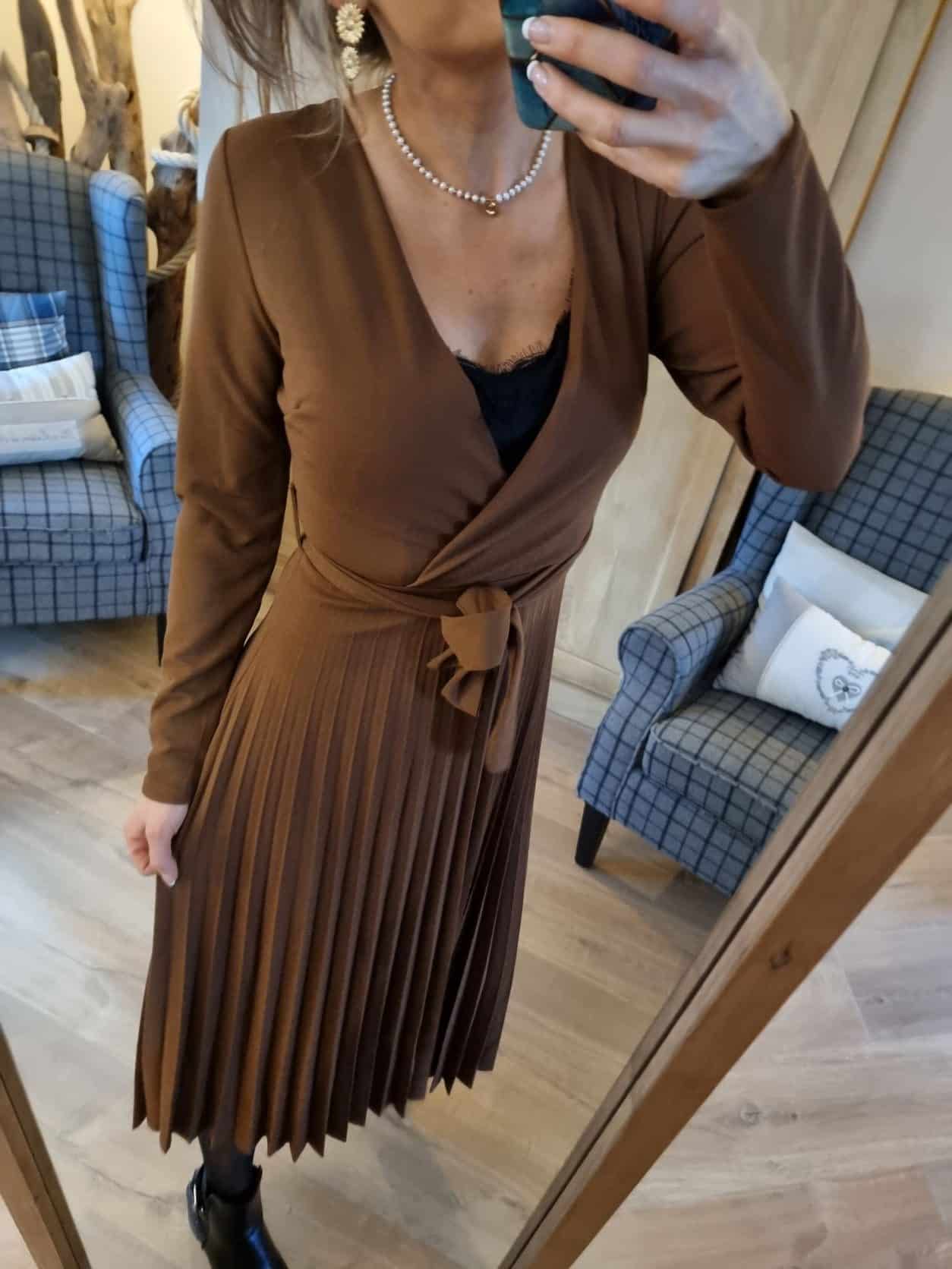 Robe Cache Coeur plissée COFFEE – Image 3
