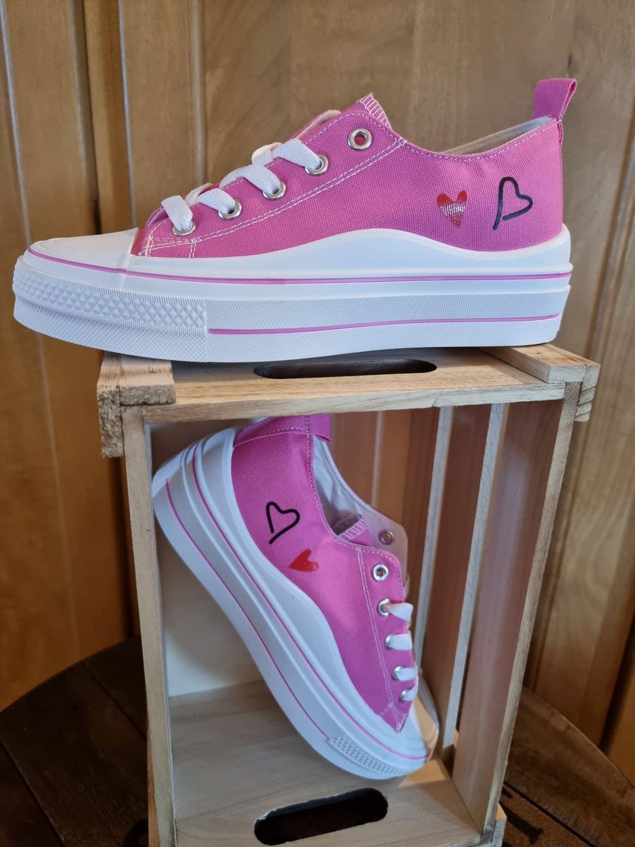 Baskets Fuchsia coeurs – Image 3