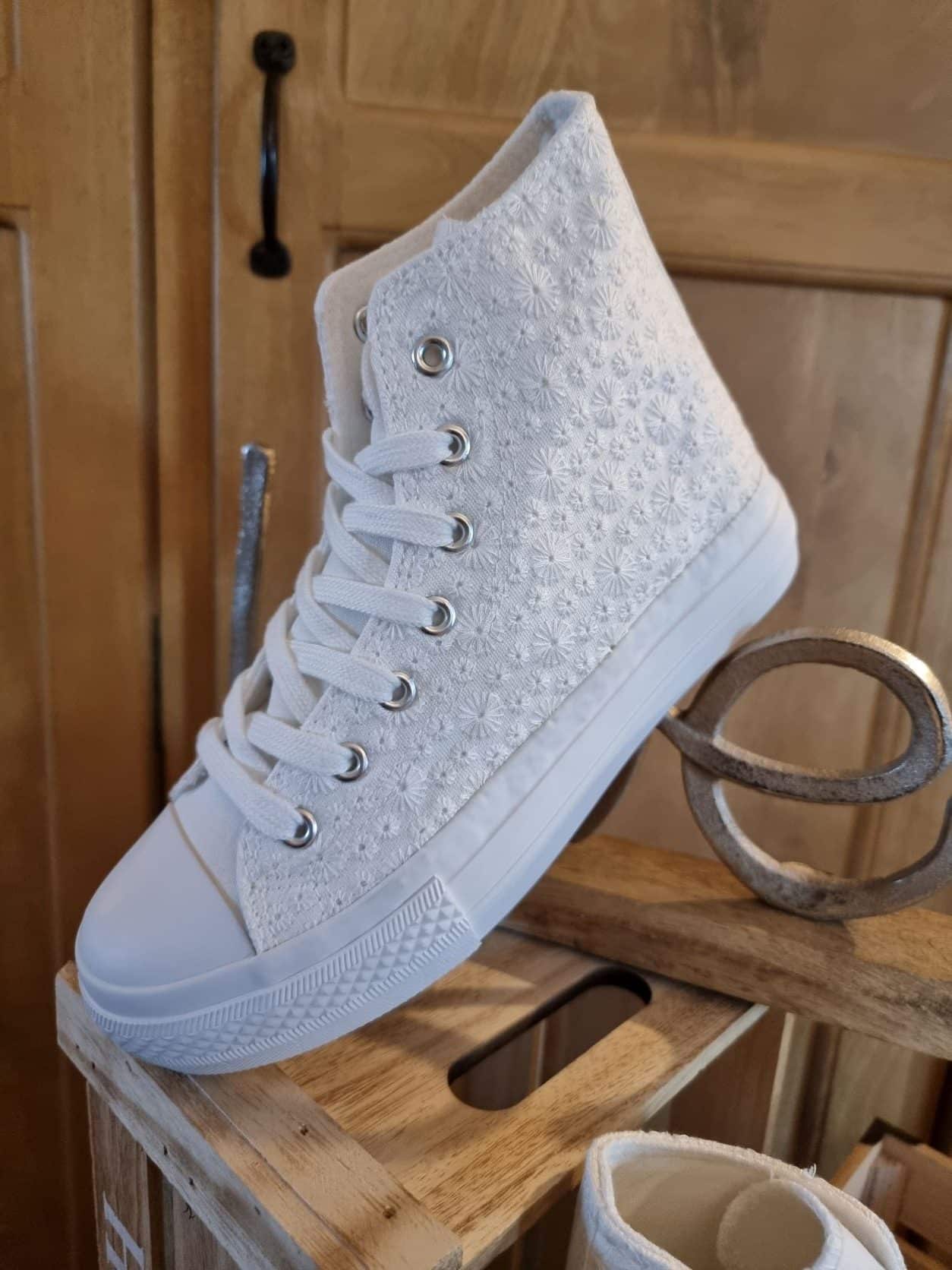 Sneakers Blanches Broderies - Image 3