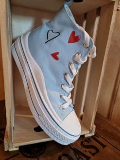 Alternative view of Sneakers Bleues coeurs