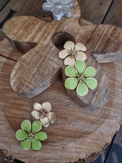 Alternative view of Boucles doubles fleurs 🌸🌸 vertes