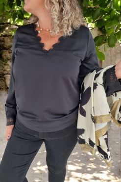 Alternative view of Blouse Brodée Noire