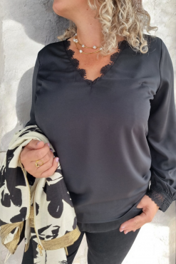 Blouse Brodée Noire