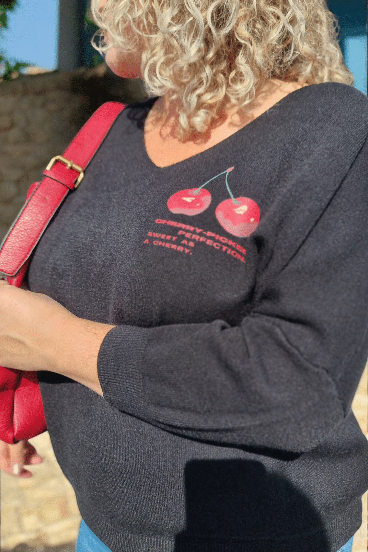 Pull Cerise Noir – Image 2