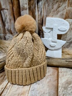 Alternative view of Bonnet Beige