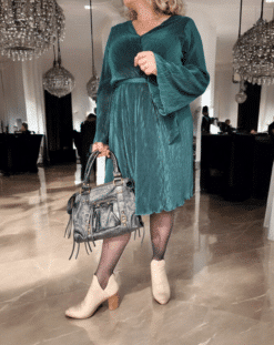 Alternative view of Robe Delvina