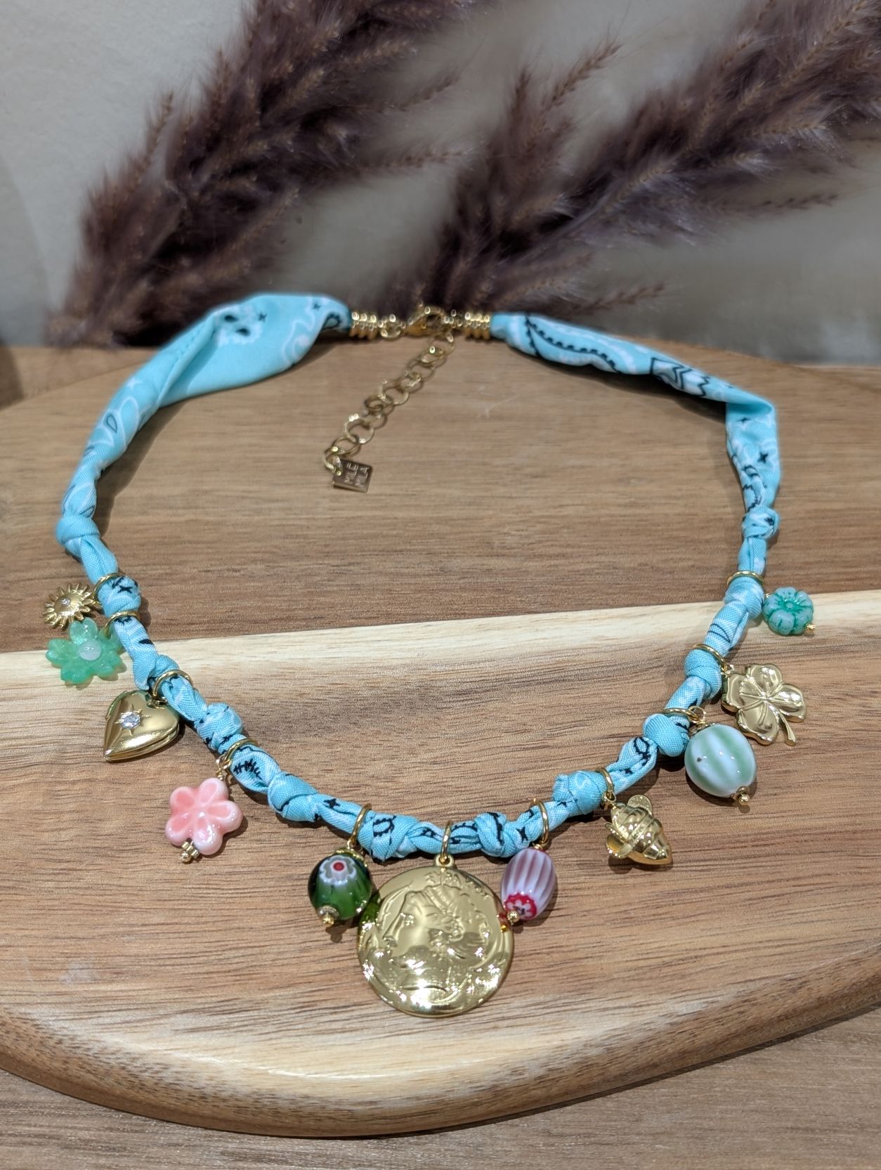 Collier Multipampilles Pièce Bandana Vert – Image 2