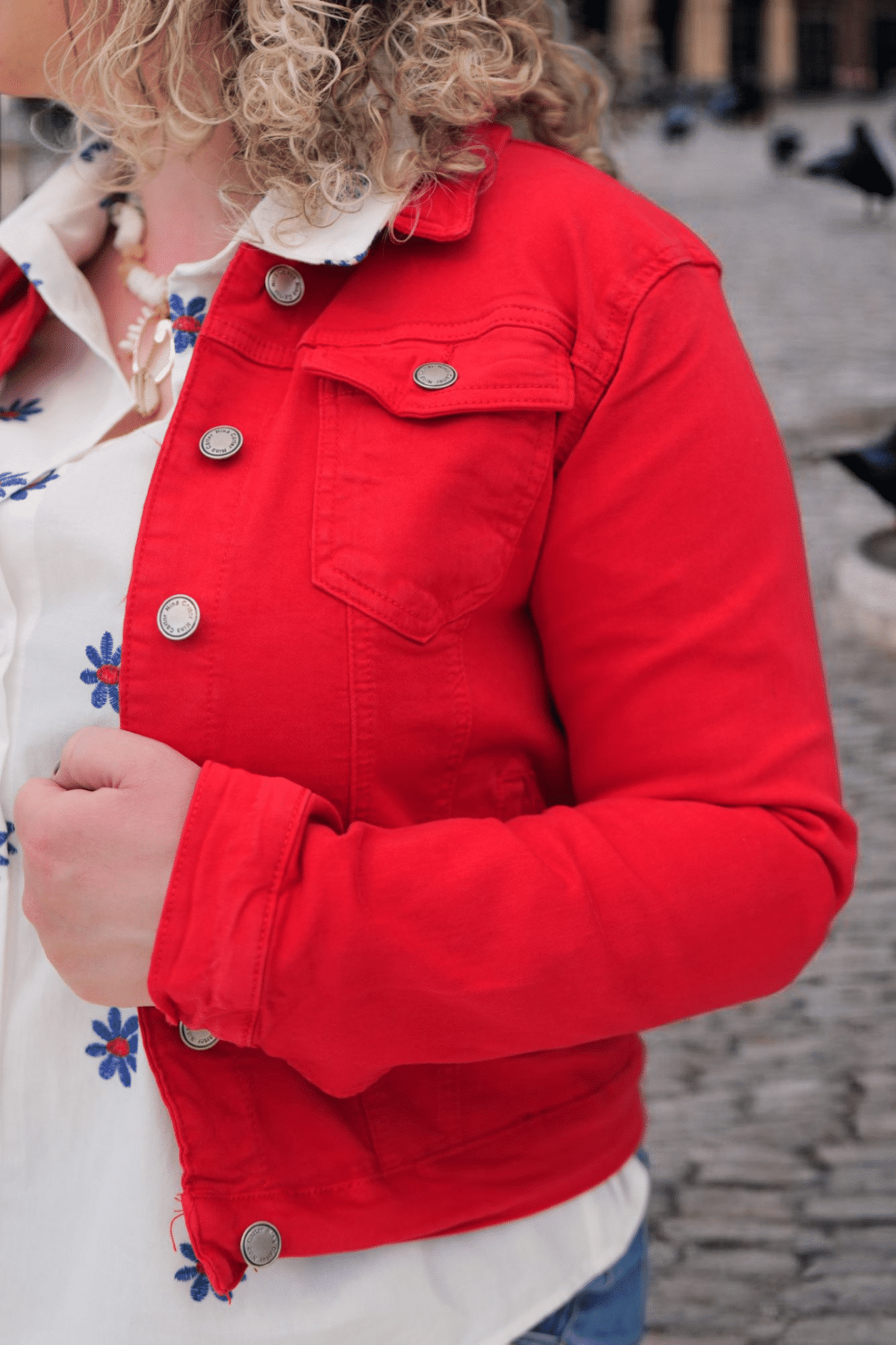 Veste en Jean Rouge – Image 2