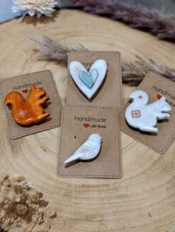 Alternative view of Broche Fait Main