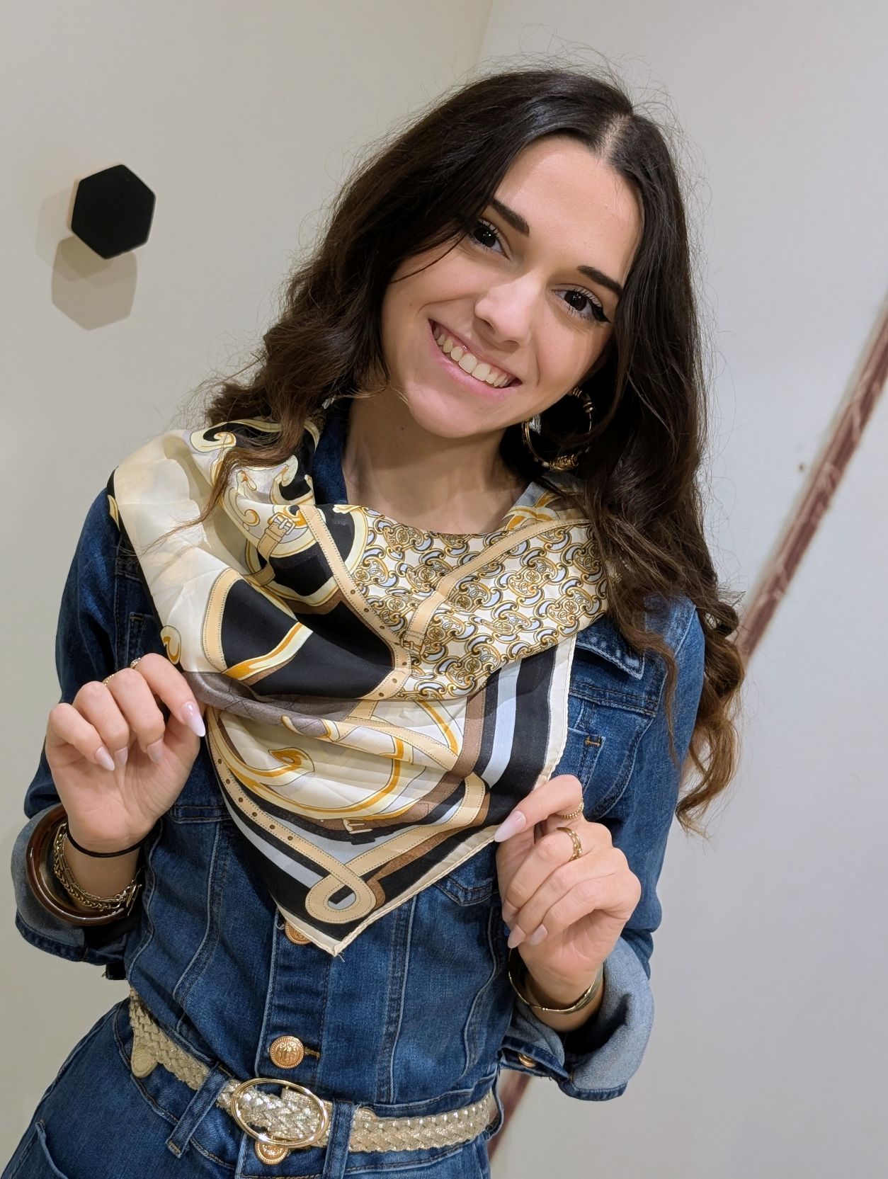 Foulard Carré Motif 1 – Image 5