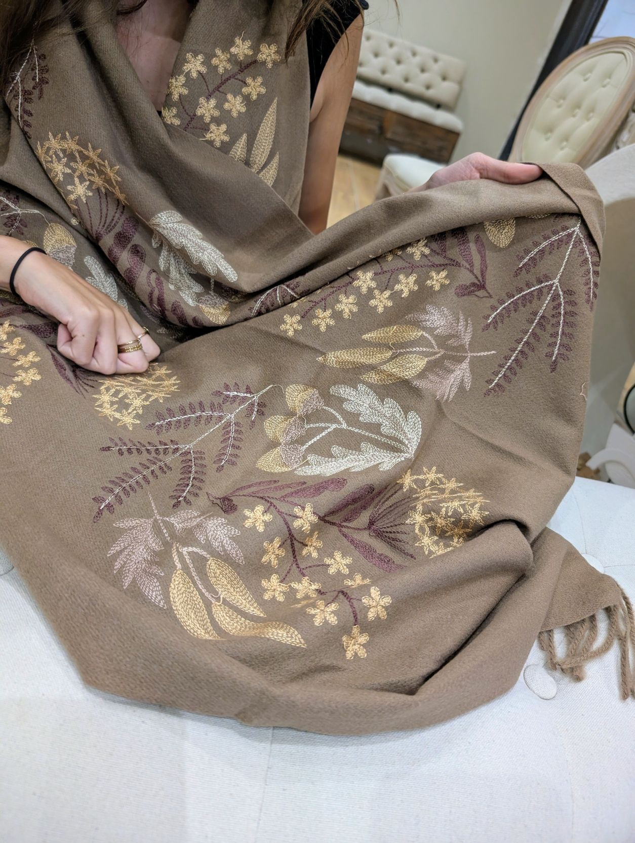 Echarpe Otoñal Taupe – Image 2