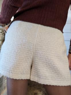 Alternative view of Short Damaris