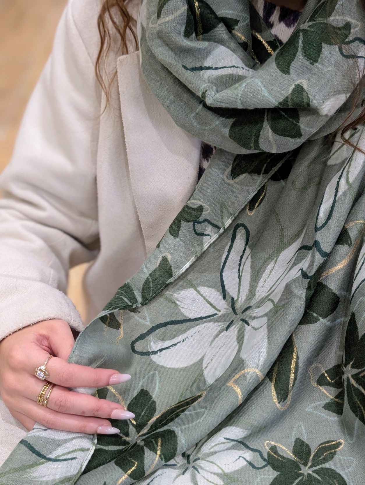 Echarpe Florale Kaki – Image 2