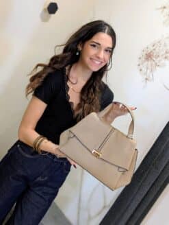 Sac à main beige élégant