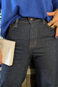 Alternative view of Pantalon Moris